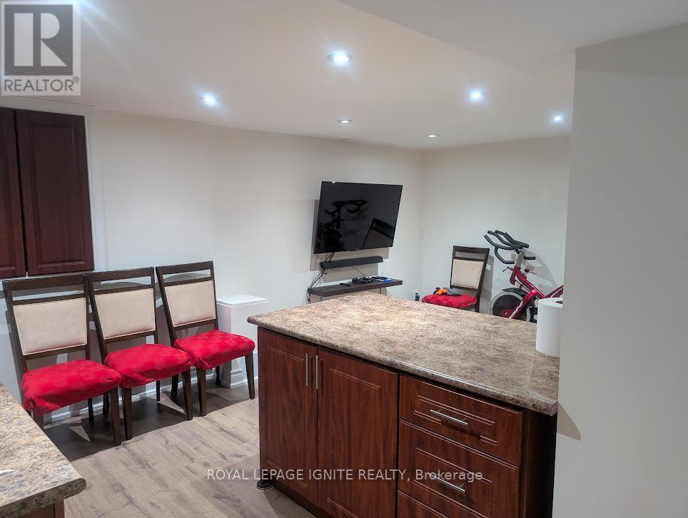 Building Photo - 54 McInnes Crescent