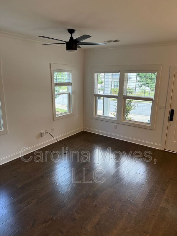Foto del edificio - 29 Greenridge Dr