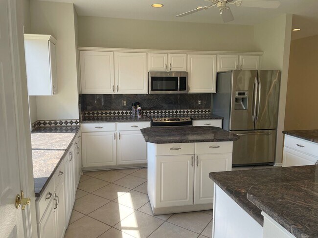 Foto del edificio - Unfurnished, Long Term Rental in Sun City!