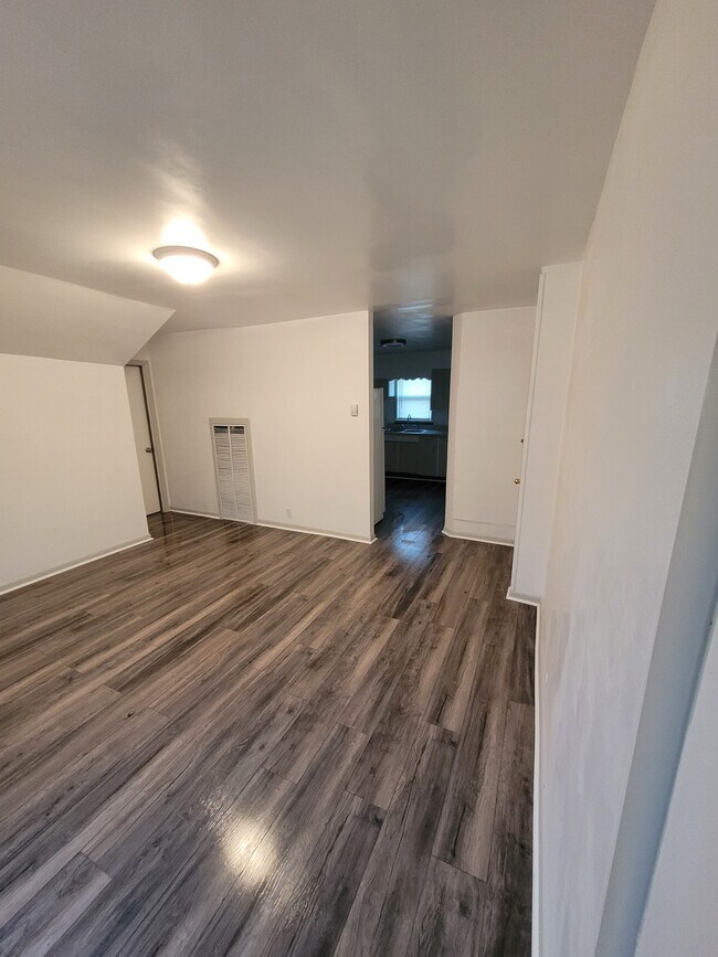 1933 Colfax Ave Unit 1, Benton Harbor, MI 49022 Apartments in Benton