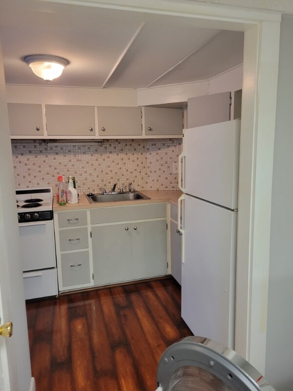 42 Burton Terrace Unit 2, Weymouth, MA 02190 Room for Rent in