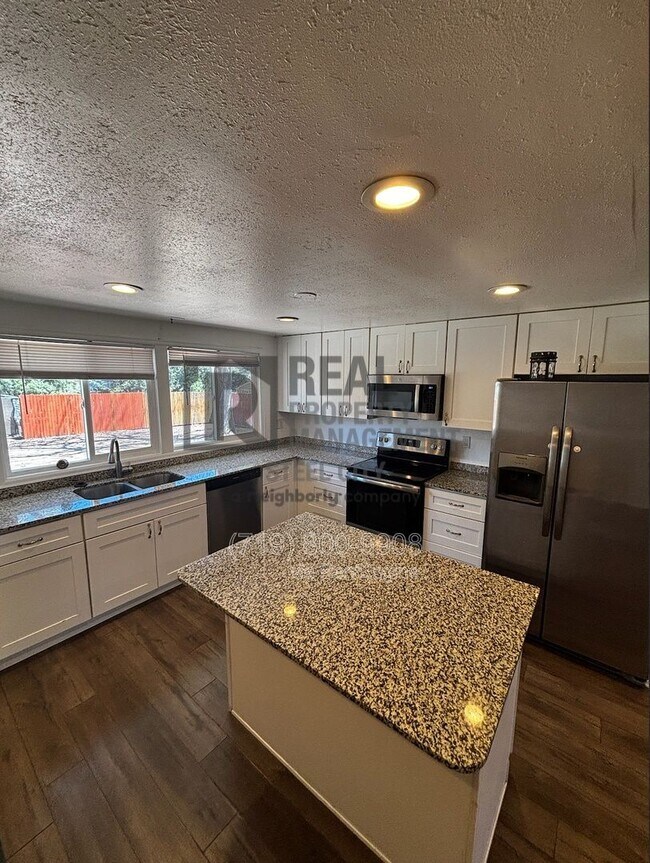 Foto del edificio - 1612 Jerry Murphy Rd