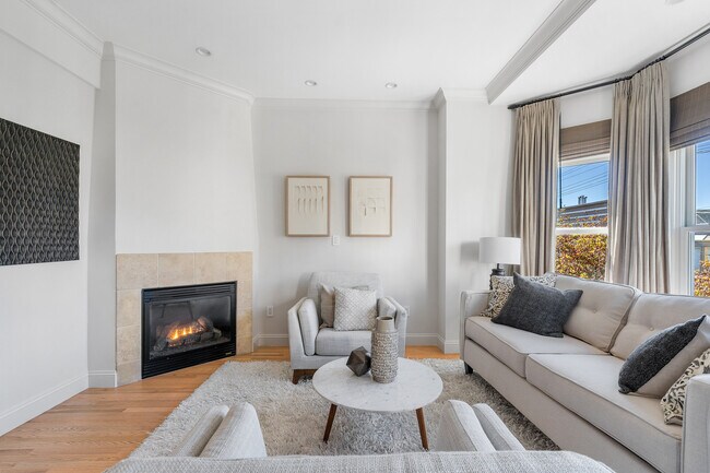 Building Photo - 2450 Larkin St