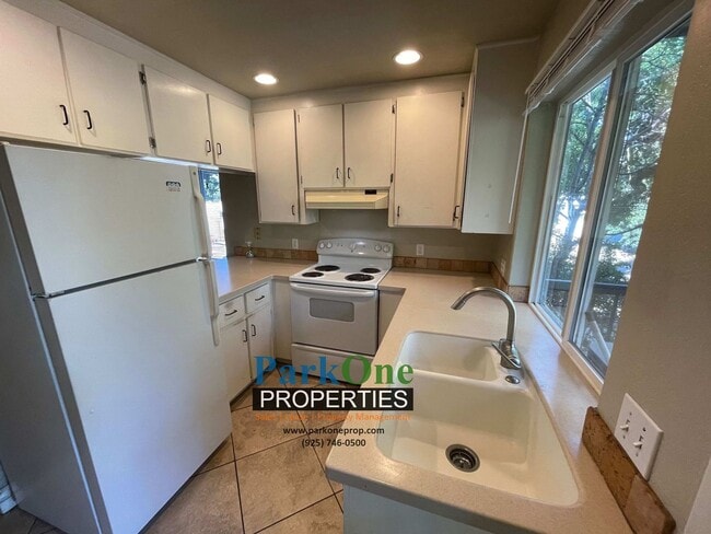 Building Photo - Walk to Todos Santos Plaza! Gated Complex