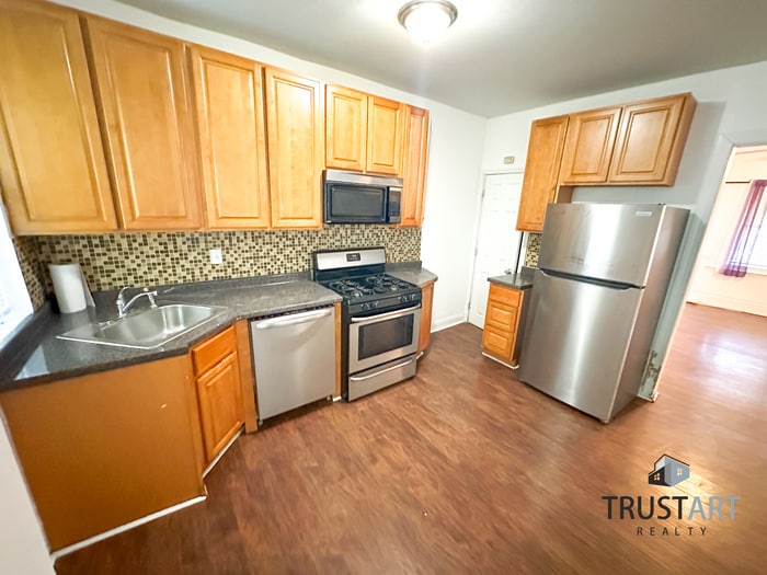 3 Bedroom House in Belfield, Philadelphia - 3 Bedroom House in Belfield