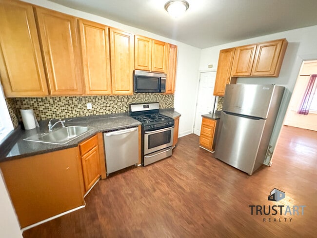 3 Bedroom House in Belfield, Philadelphia - 3 Bedroom House in Belfield, Philadelphia