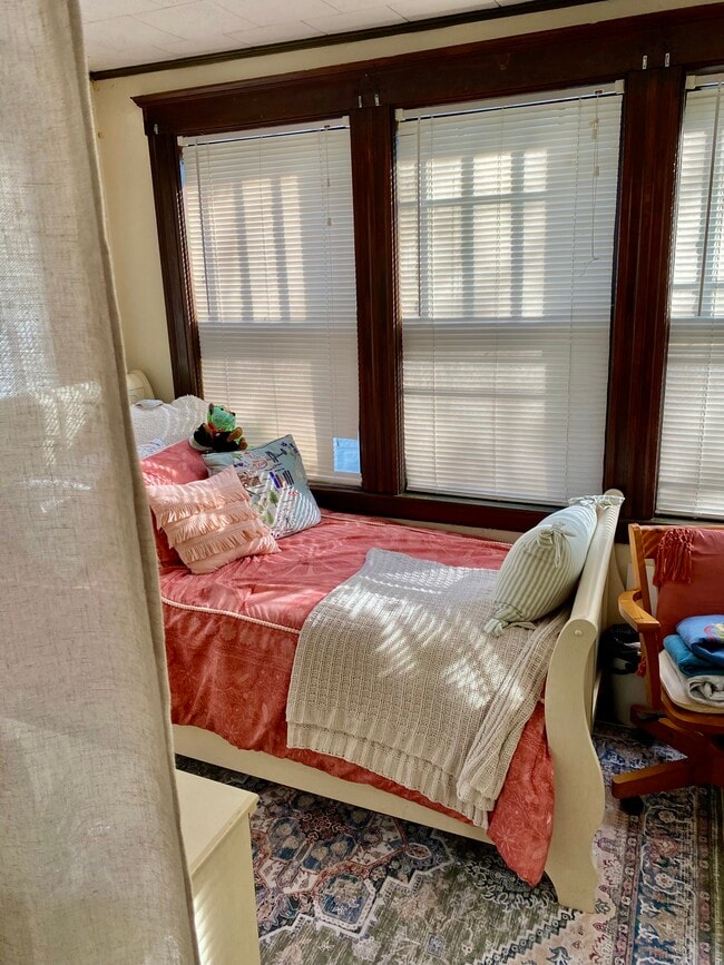 Building Photo - 171 Hillside St