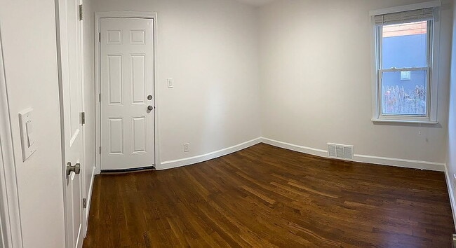 Building Photo - 3-Bed, 2-Bath Home in Birmingham's Heart with 1,375 Sq Ft of Comfort!"