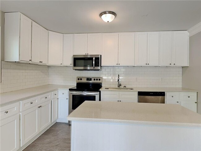 Foto del edificio - 2875 3rd Ave SW