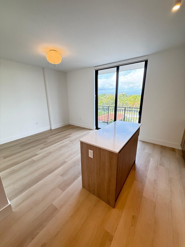 Foto del edificio - 2533 NE 183rd St