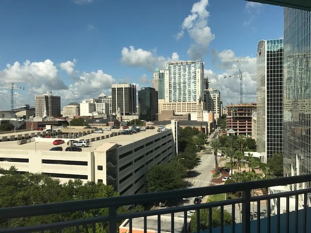 Foto del edificio - 322 E Central Blvd