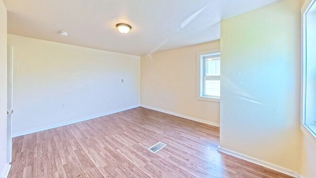 Foto del edificio - 4-Bed Farmhouse Minutes from UVM Campus (30 Chase St)