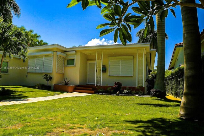 Building Photo - 1325 Marseille Dr