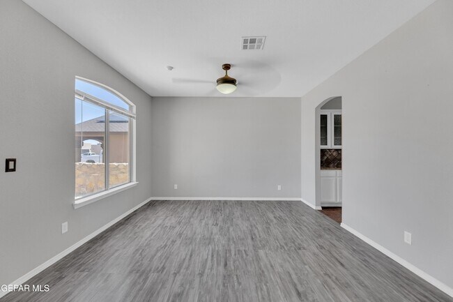 Foto del edificio - 14378 N Cave Dr