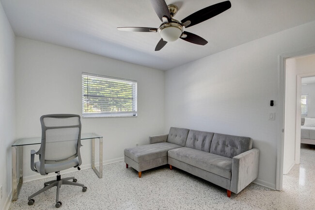 Building Photo - 1171 Bimini Ln