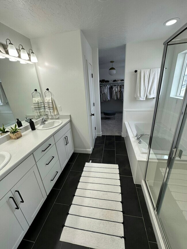 Foto del edificio - 3083 S Yellow Bill Dr