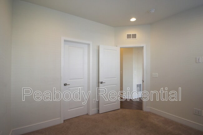 Building Photo - 6707 Upland Mnr Dr