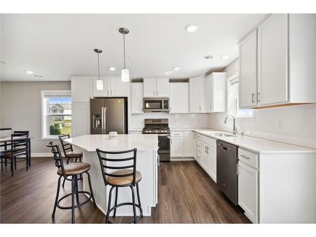 Building Photo - 2128 Ada Dr