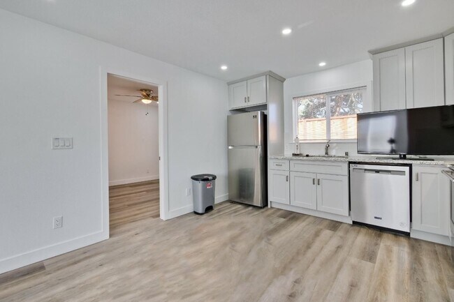 Foto del edificio - 5905 Sutton Park Pl