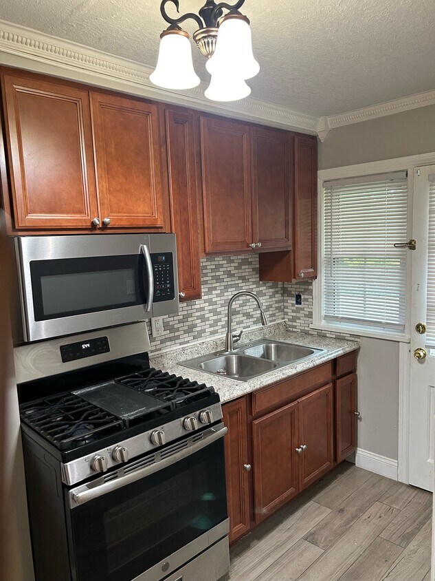 2828 Wooster Rd, Rocky River, OH 44116 Townhome Rentals in Rocky