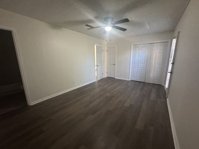 Foto del edificio - 122 Timbers Dr