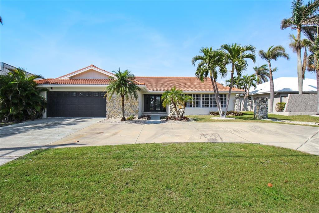 Primary Photo - 945 Bal Harbor Blvd