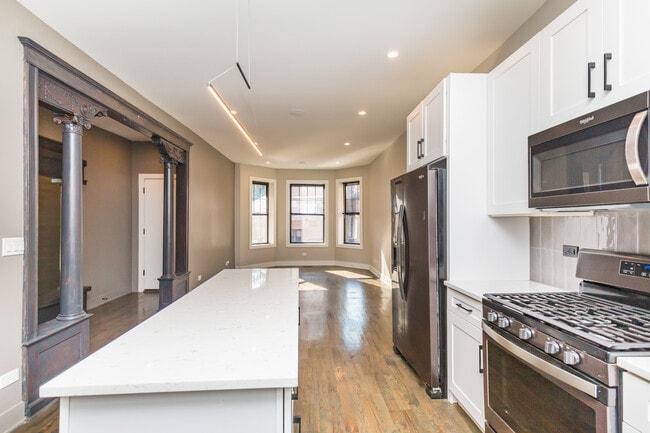 Building Photo - 1215 N Wolcott Ave