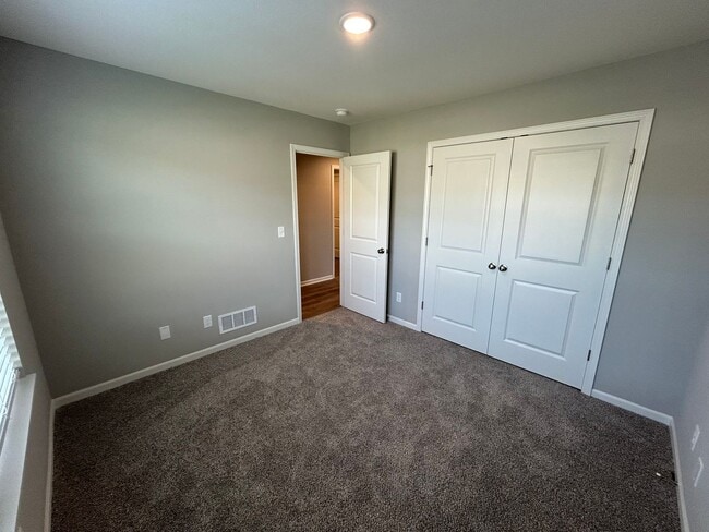 Building Photo - 620-622 Fall Meadow