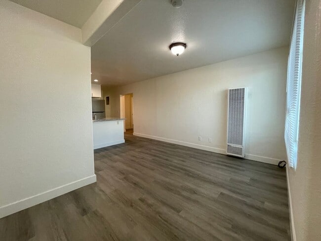 Building Photo - 1823 Gardenia Ave