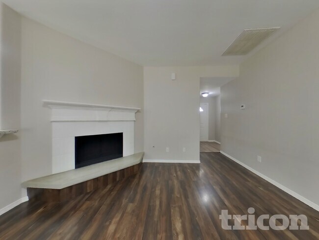 Foto del edificio - 2002 Briar Grove Dr