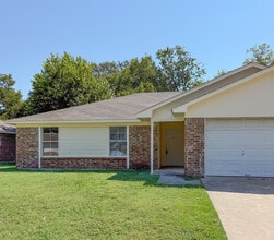 Building Photo - 1924 Ramada Dr