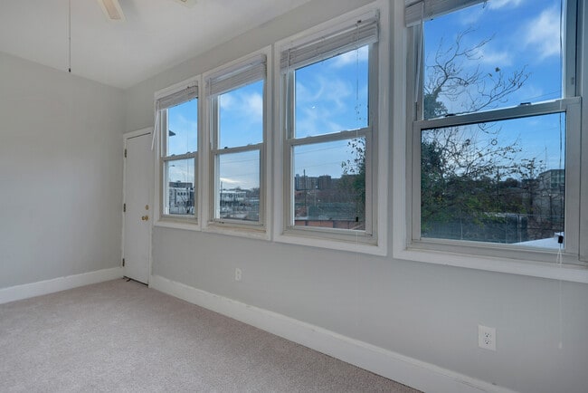 Foto del edificio - 2730 10th St NE