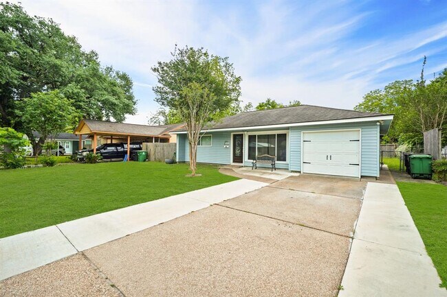 Building Photo - 6339 Feldspar St