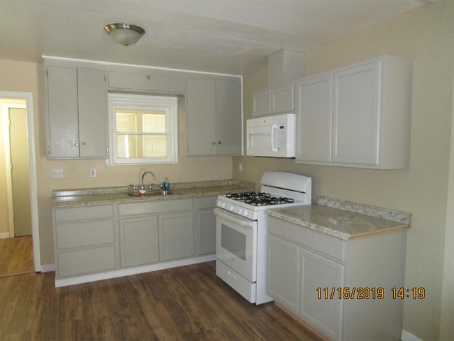 Building Photo - 307 Woodbridge Ave