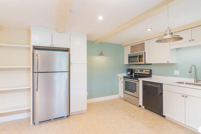 Kitchen 2 - 267 Neck St