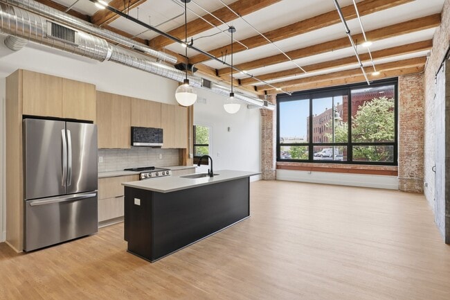 Building Photo - Cascade District Lofts