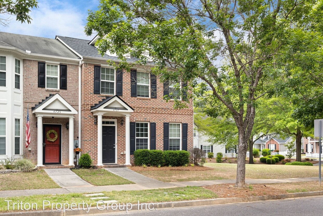 3 br, 2.5 bath House 4727 Liberty Square... House for Rent in