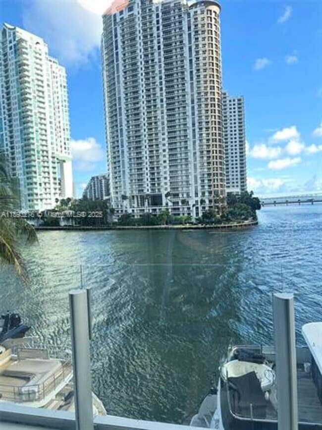 Foto del edificio - 300 Biscayne Blvd Way