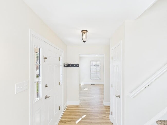 Foto del edificio - 720 E Newport Rd