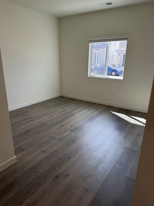 Foto del edificio - 8426 Redwood Dawn Dr