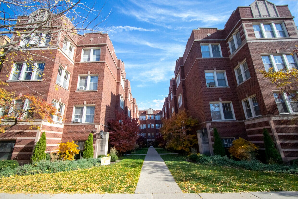 Primary Photo - 242 S Maple Ave