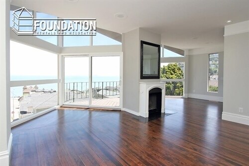 Foto del edificio - Beautiful 2BR/2BA Top Floor Flat!  Views o...