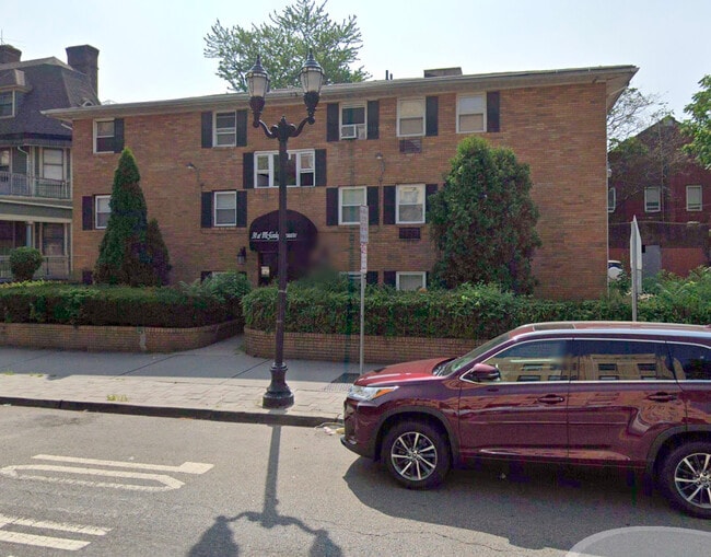 Building Photo - 590 Bergen Ave