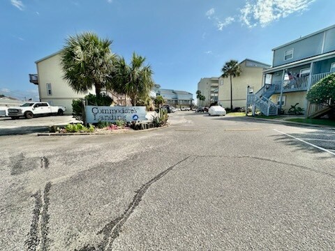 Foto del edificio - 330 Bluefish Dr