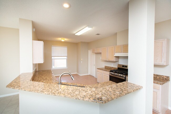 Foto del edificio - 1628 War Horse Ln