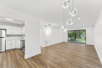 Building Photo - 3101 Oakland Shores Dr