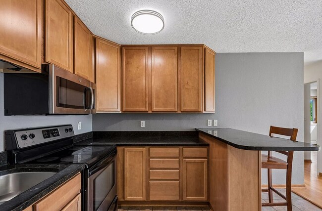 Foto del edificio - Awesome 2-Bed Condo Retreat in the Heart of Minneapolis  with Skyline views of Downtown