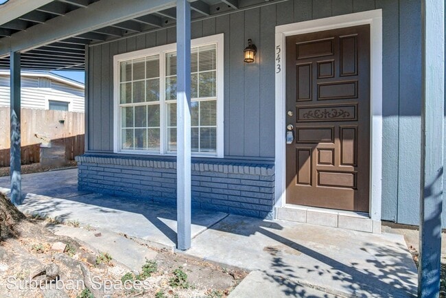 Building Photo - 3 br, 1 bath House - 543 Sandalwood Lane