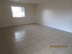 Building Photo - 906-906 Los Reyes Ct SE