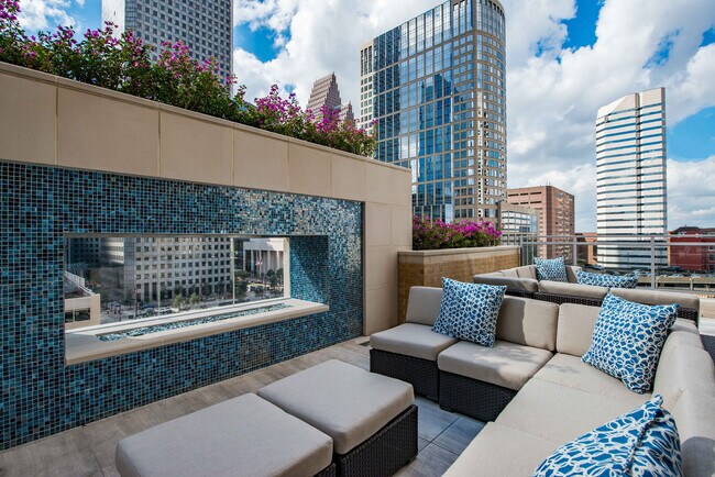 Chimenea de terraza - Aris Market Square